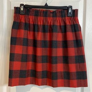 J. Crew Plaid Skirt w/pockets size 6. Great condition!